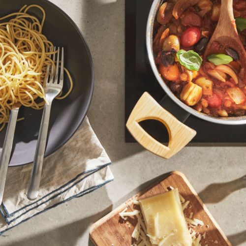 IKEA Réinvente la Cuisson avec sa Nouvelle Gamme de Batteries de Cuisine Écologiques